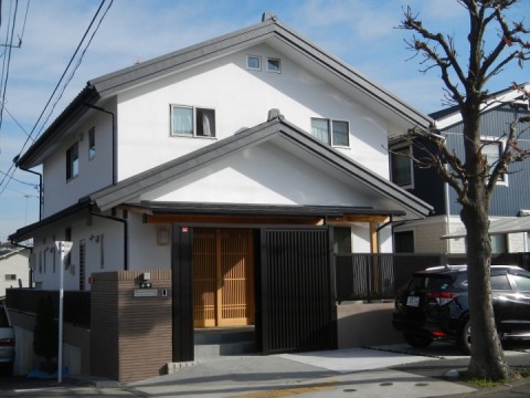 階段のある吹抜けを中心とした和の家 @東京都町田市サムネイル